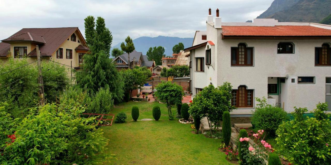 Hotel Peaceful Mornings Srinagar Exterior foto